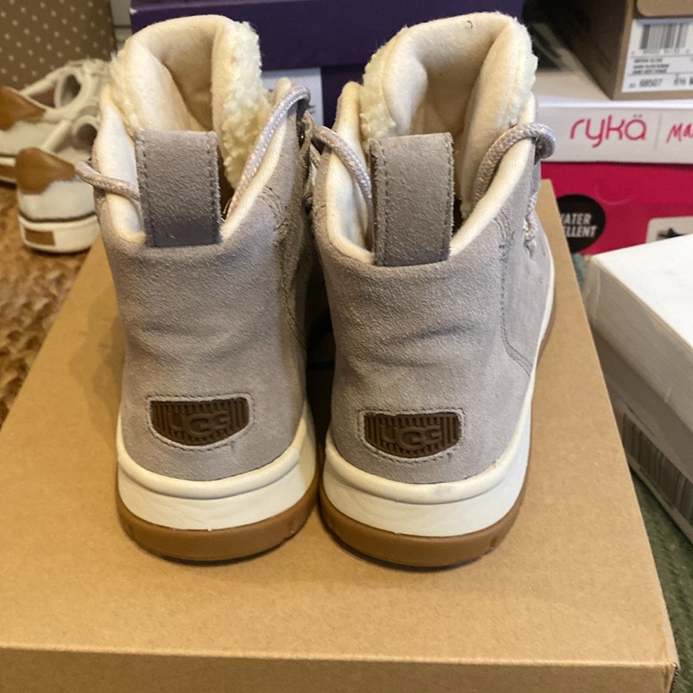 Ugg Lakeside Heritage - image 5